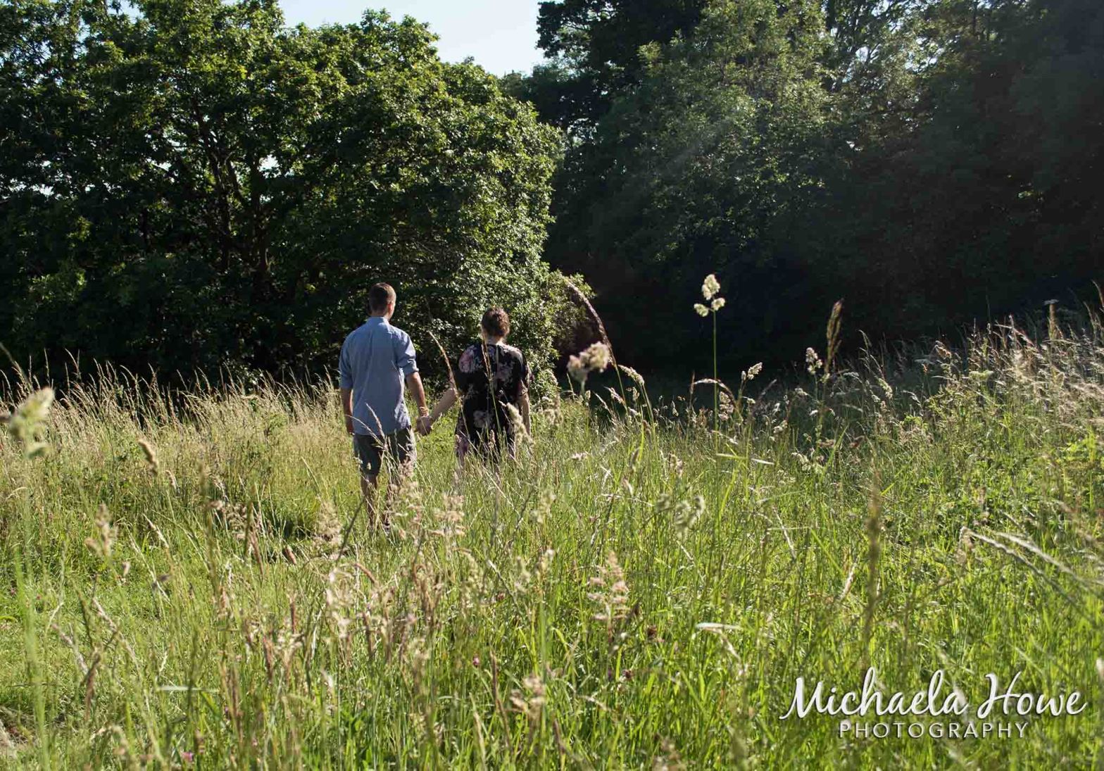 Couple outdoor portrait Donnington castle