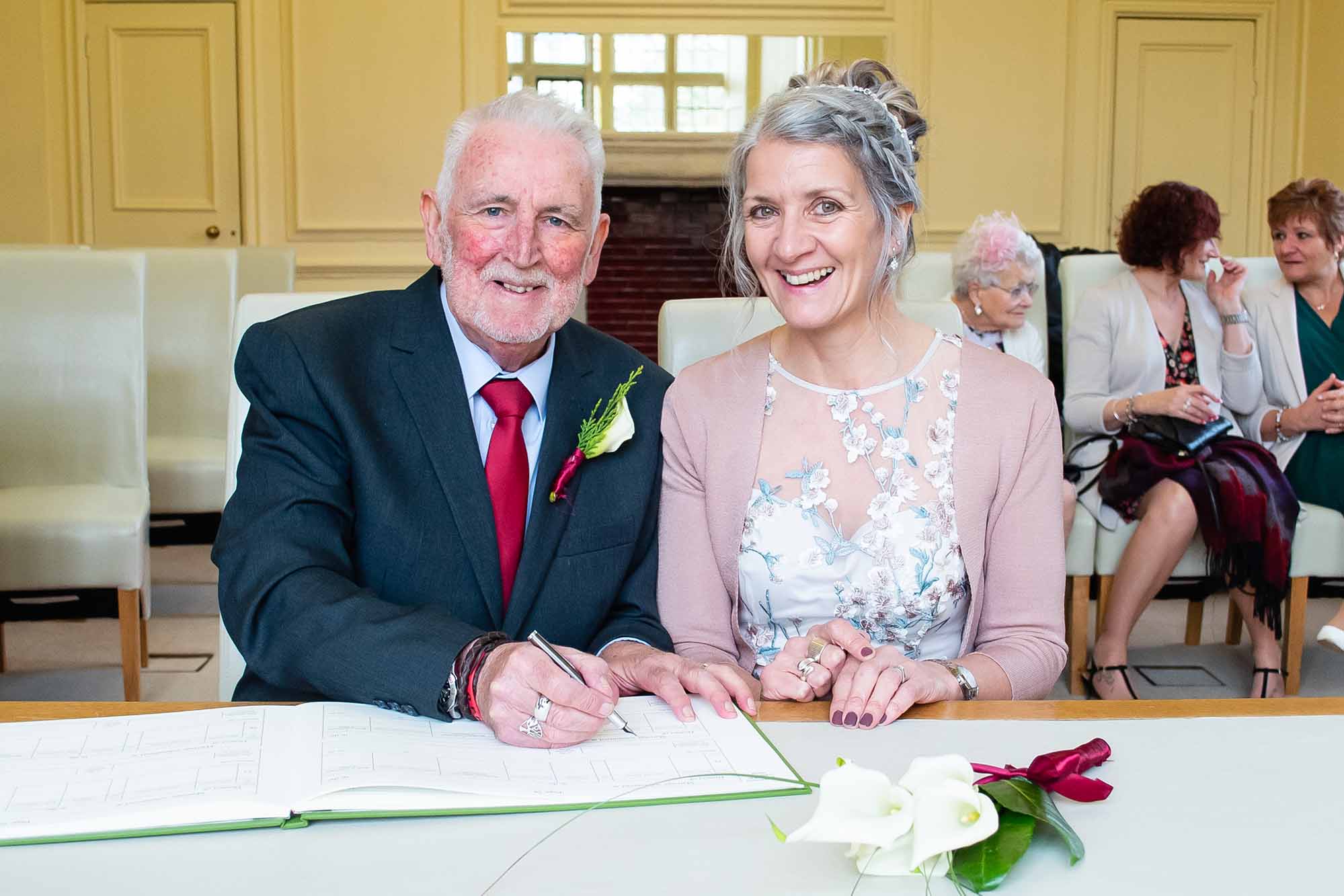 Bride and groom registrar office | Michaela Howe Photography